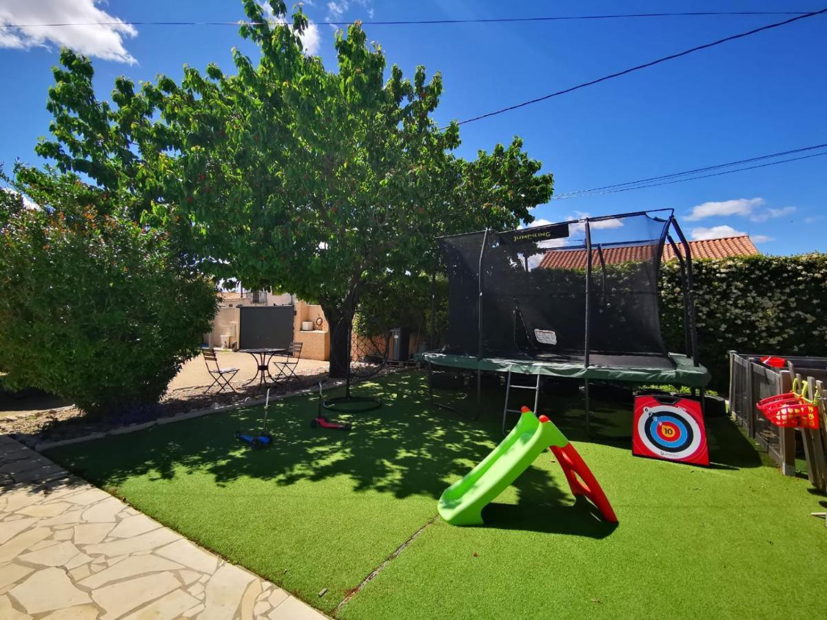 joli appartement indépendant avec piscine chauffée chez propriétaire Bernis Extérieur photo